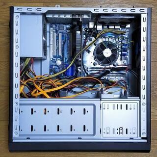 自作 PC Core i7 8GB SSD 256GB GPU 付きの画像