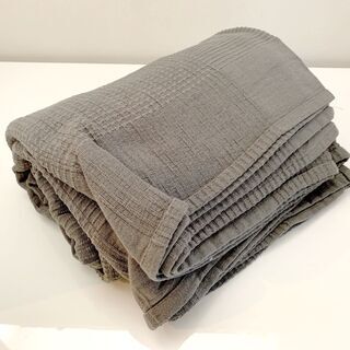 イケアのベッドカバー　150x250 cm