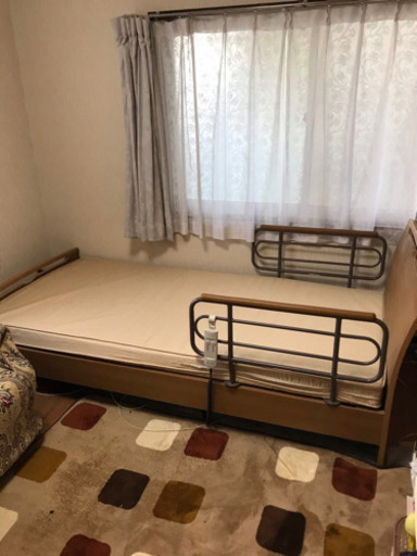 【急募！値下げ相談可！！】電動ベッド　コイズミ製　koizumi  動作確認済　マットレス付き 家具　家電