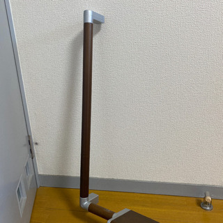 TOTO 介護用品 手摺り付き一体型 ペーパーホルダーの画像