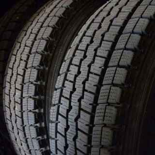 195/80R15 スタッドレスタイヤ　6穴スチールホイール付き4本　2018年製使用4か月　室内保管