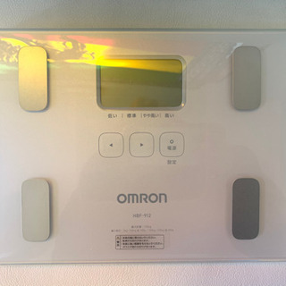 ⭐️激安‼️大人気💜OMRON 体重計⭐️