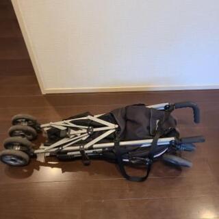 軽量　出先に重宝　ベビーカーの画像