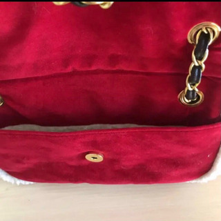 モコモコハンドバッグの画像