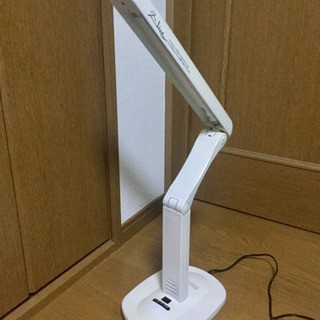 デスクライト 白 ホワイトの画像