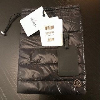 【期間限定:3月中旬まで】【未使用】モンクレール x リモワ　限定コラボ　ポーチ　iPad タブレットケース　巾着の画像