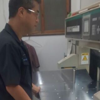 時給UP！　 パートさん募集！　小さな製本工場での紙加工・包装作業　8時から17時までの内、6時間（開始時間は応相談）の画像