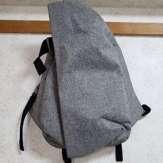 美品！変わった形のリュックです