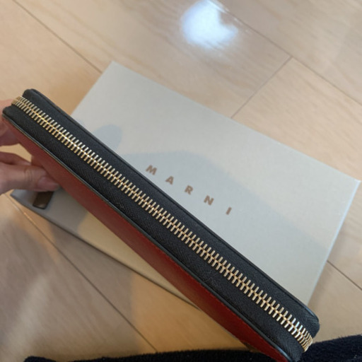 【美品】MARNI (マルニ)　 レザーウォレット　長財布