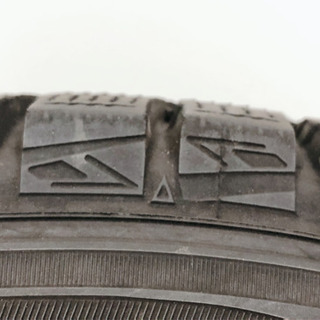 日産セレナ（TC24型）　スタッドレスタイヤ　195/65R15