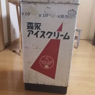 森永アイスクリームの保冷箱の画像