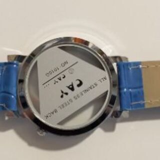 時計(ブルー・スケルトン？)の画像