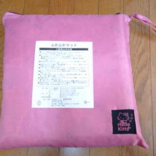 【未使用】ピクニックに。ふかふかマット　ハローキティの画像