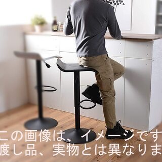 値下 カウンターチェア (高さ66～87cm) 黒 マットブラック スツール PUレザー 回転 昇降 バーチェア 椅子 イス いす 足置き カウンターチェアー モダン バー BAR ダイニング キッチン 1脚の画像