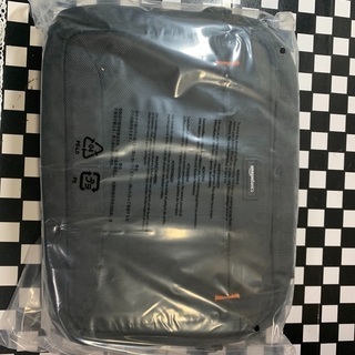 Amazonベーシック  ラップトップ用ケース 11.6インチ用  ノートPC用ケースの画像