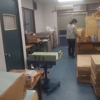 時給UP！　 パートさん募集！　小さな製本工場での紙加工・包装作業　8時から17時までの内、6時間（開始時間は応相談）の画像