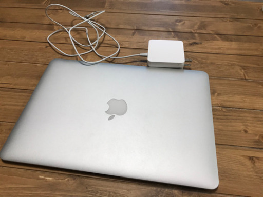APPLE MacBook Air (1.6GHz Dual Core i5/13.3インチ/4GB/128GB/802.11ac/USB3/Thunderbolt2) MJVE2J/A