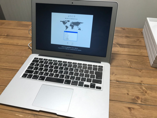 APPLE MacBook Air (1.6GHz Dual Core i5/13.3インチ/4GB/128GB/802.11ac/USB3/Thunderbolt2) MJVE2J/A