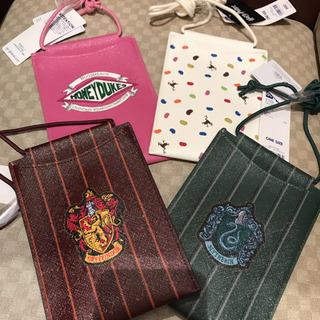 新品　ジーユー　ハリーポッター　ネックポーチ　4種類　コンプリート