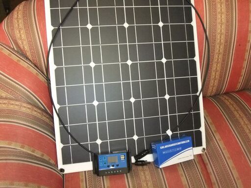 高効率 単結晶 フレキシブル 50W ソーラーパネル20AデュアルUSBポート付きLCDチャージコントローラーセット！太陽光 12V！薄型軽量!
