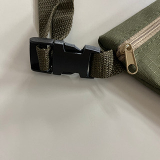 カーキ色ウエストバッグ　(取引先決定)の画像