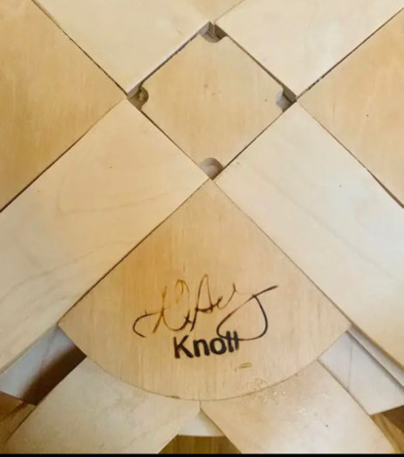 knoll ハットトリックアームレスチェア