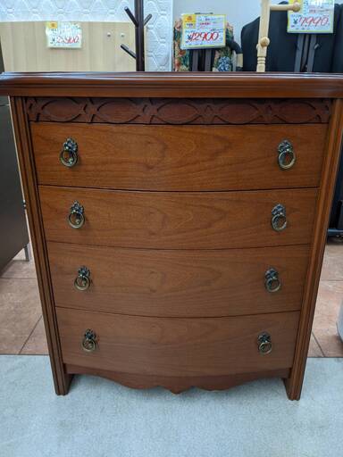 LYNN HOLLYN　4段チェスト