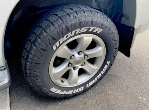 MONSTAのホワイトレター265/65R17