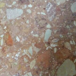 テーブルと花瓶の画像