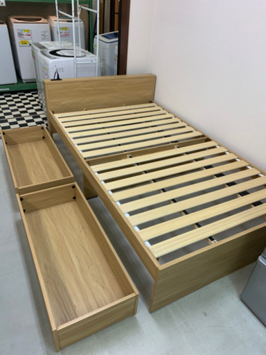 【リサイクルサービス八光　田上店　配達・設置OK】ベージュ　セミダブルベッド 引き出し付き　二つ口コンセント付き