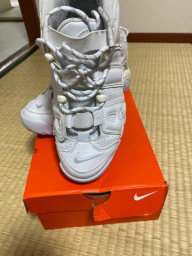 NIKEエアモアアップテンポ