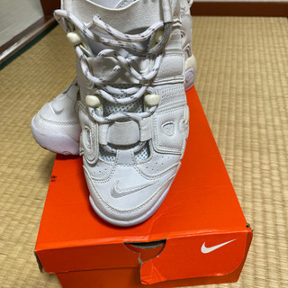 NIKEエアモアアップテンポ