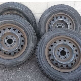 205/65R15　スタッドレスタイヤ　5穴　ｐｃｄ１１４．３　...