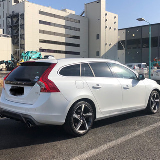  値下げ交渉可！後期・27年式V60 R-DESIGN人気のパールホワイト★車検R4年3/29★革シート/スマートキー★セーフティPKG★スペア・取説・記録簿あり★修復歴無し★実走行メーター改ざん無し★ETC・フルセグTV・Bluetooth★ワンオーナー車の画像
