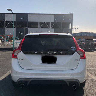  値下げ交渉可！後期・27年式V60 R-DESIGN人気のパールホワイト★車検R4年3/29★革シート/スマートキー★セーフティPKG★スペア・取説・記録簿あり★修復歴無し★実走行メーター改ざん無し★ETC・フルセグTV・Bluetooth★ワンオーナー車の画像