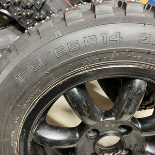 スパイクタイヤ フルピン 175\\65r14 アドバン MT14