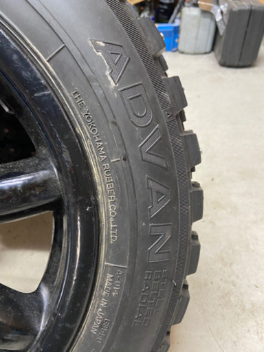 スパイクタイヤ　フルピン　175\65r14 アドバン　MT14