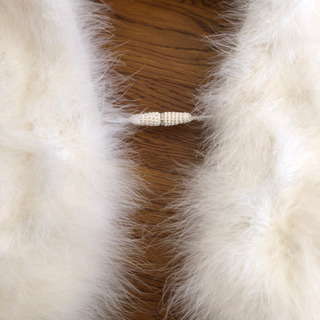 肩掛けファー　成人式、結婚式の画像