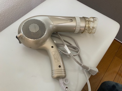 美品　ドライヤーです