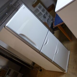 日立ノンフロン冷凍冷蔵庫　R-26WS 清掃済み