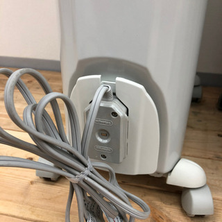 デロンギ☆オイルヒーター☆D081569EFS☆取扱説明書付き☆動作確認済み☆空気を汚さない暖房です😄の画像