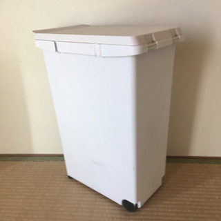 無印良品 フタ付きゴミ箱の画像