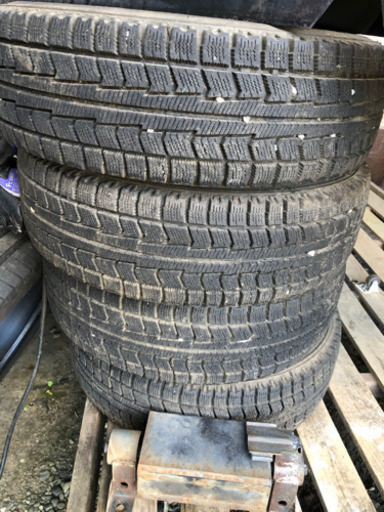 １６５７０１３スタッドレス、ホイル付き