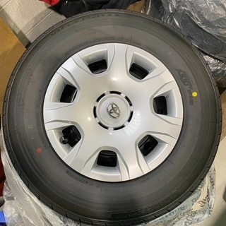ハイエースの純正タイヤ   未使用品