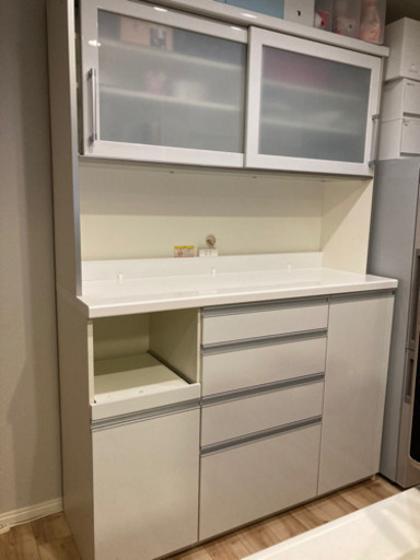 パモウナ　食器棚