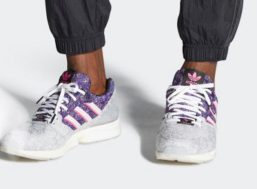 adidas スニーカー
