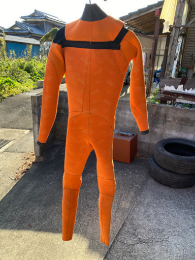セミドライ ウエットスーツ