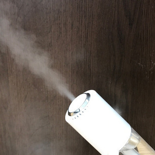 エアコンの乾燥に❗️ HORMERS 超音波式卓上加湿器の画像