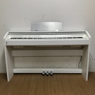 即日受渡❣️ スタンド・ペダル一体型電子キーボード。スタイリッシ...
