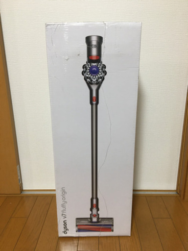 新品　未使用　コードレス掃除機　ダイソン dyson V7 fluffy SV11 T1